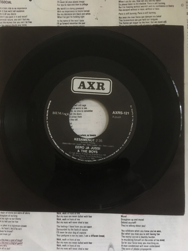 (7") Eero ja Jussi & The Boys - Kesämenot / Yyterin Twist