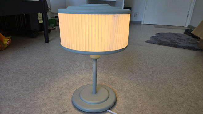 IKEA pöytälamppu harmaa