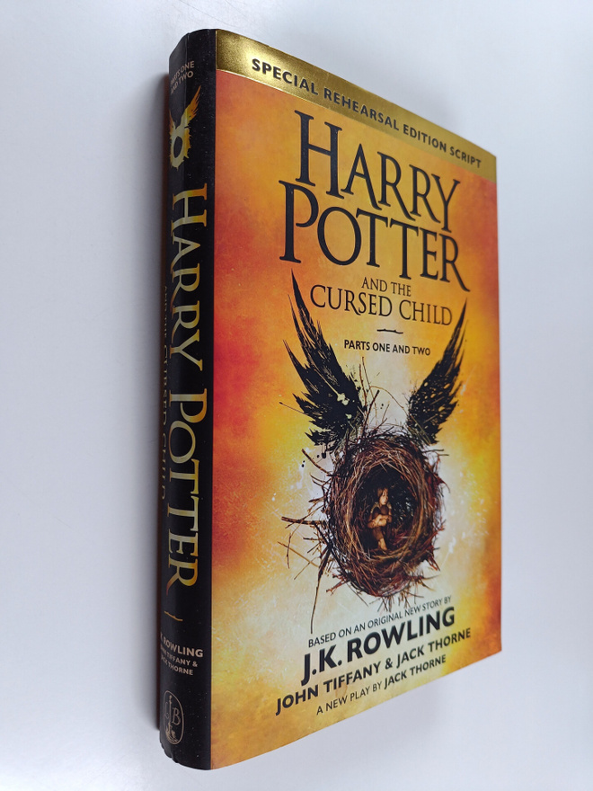 Jack Thorne ym. : Harry Potter and the Cursed Child - Par...