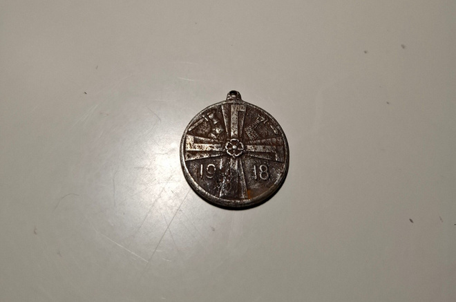 Vapaussodan 1918 muistomitali ilman nauhaa