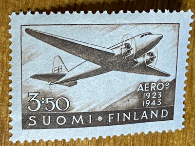 AERON 20-VUOTISJUHLA** (kuvakevirhe)