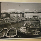 Helsinki, Kauppatori, kalastajaveneitä Kolera-altaassa, 1954 - pikkukuva 1