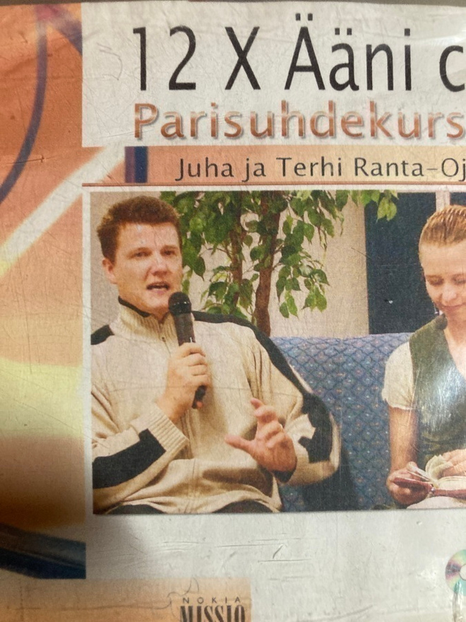 PARISUHDEKURSSI ÄÄNIKIRJA
