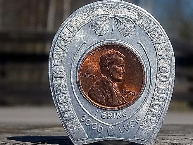 Onnenlantti - Never go broke. Halkaisija - 41 mm.
