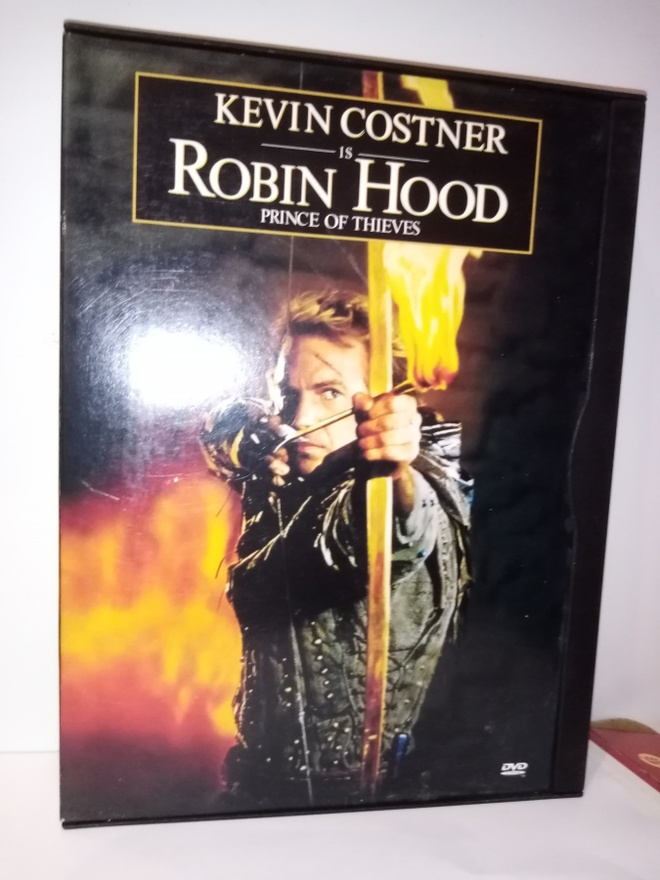 DVD ROBIN HOOD VARKAIDEN RUHTINAS ( SIS POSTIKULU)