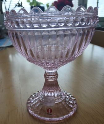 Mariskooli malja 155 mm, vaalea pinkki.