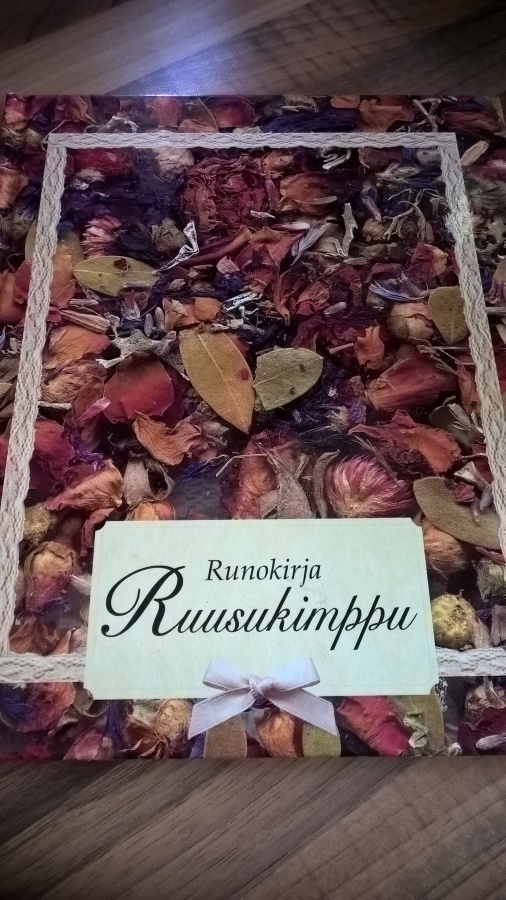 Ritva Bergman (toim.) : Runokirja ruusukimppu