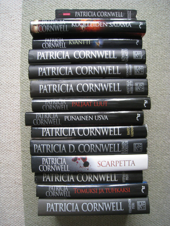 15 x Patricia Cornwell