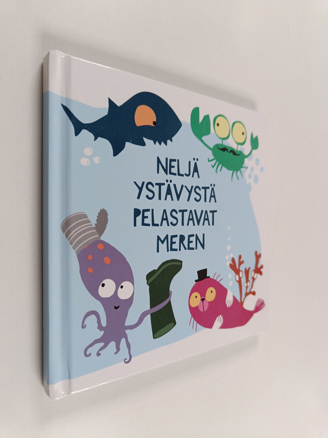 Neljä ystävystä pelastavat meren