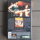 VHS: Laulavat Sadepisarat (Gene Kelly 1951/1992) - pikkukuva 2