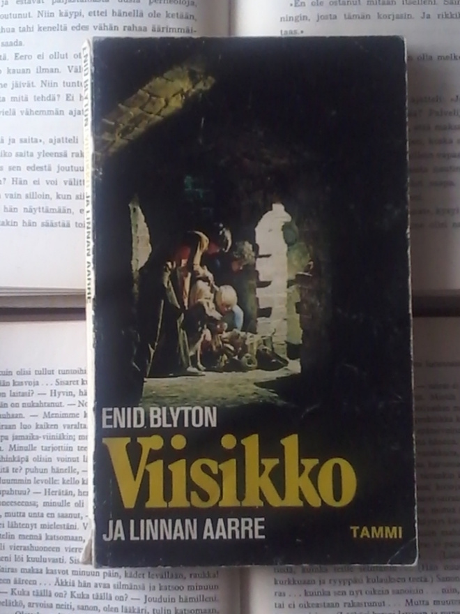 Enid Blyton - Viisikko ja linnan aarre (nid.)