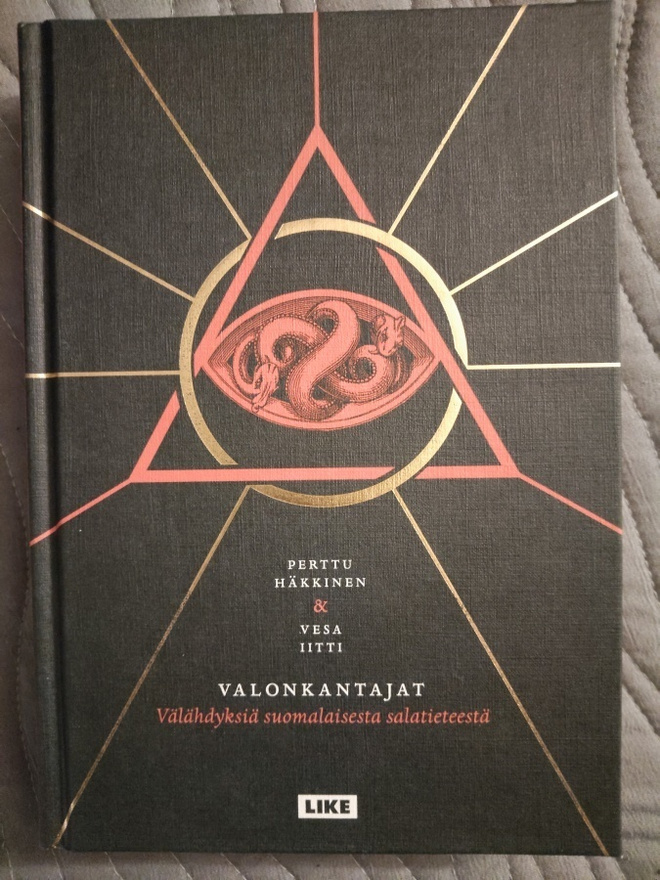 Häkkinen & Iitti: Valonkantajat