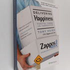 Tony Hsieh : Delivering happiness : Tuotto, tunne ja tark... - pikkukuva 1