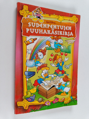 Sudenpentujen puuhakäsikirja : Pelaa ja puuhaa