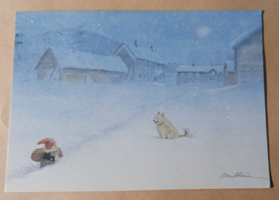 Kjell E. Midthun: Tonttu ja koira pihamaalla lumessa p. 2003