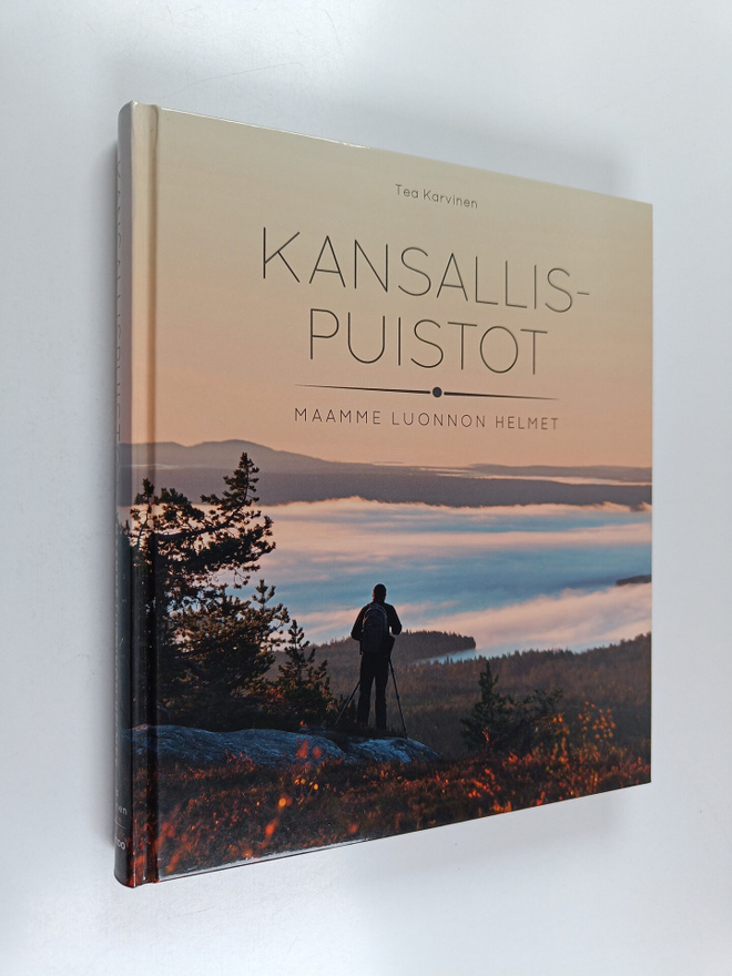 Tea Karvinen : Kansallispuistot : maamme luonnon helmet