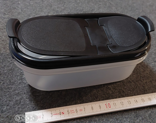 Tupperware Mahtuvat Soikea 5 dl  musta kansi