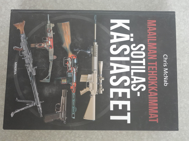 Sotilaskäsiaseet kirja