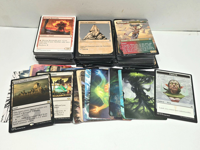 MTG - 330kpl alt art ja Art Series kortteja