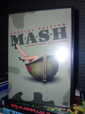 2dvd M.A.S.H Armeijan liikkuva kenttäsairaala ( SIS POSTIKU