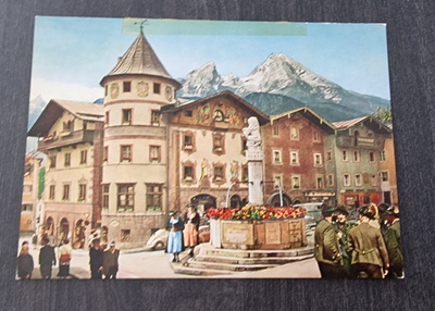 Berchtesgaden - Markplatz mit Watzmann 2714 m u. M.