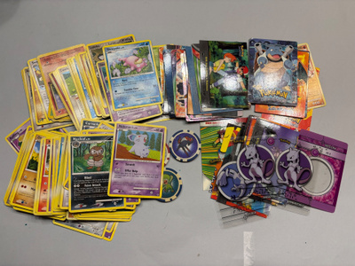 Pokemon kortti kokoelma 90 luvulta alkaen