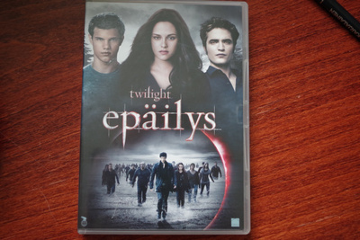 Twilight Epäilys (2010)