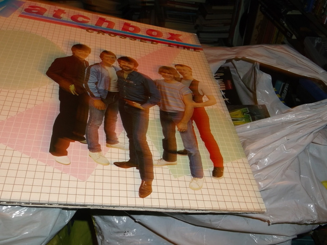LP  :  MATCHBOX : CROSSED LINE (  sis. postik. )