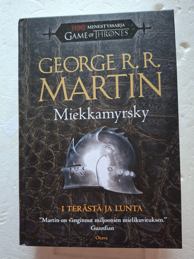 Martin, George R. R.: Miekkamyrsky 2: Verta ja kultaa (uusi)