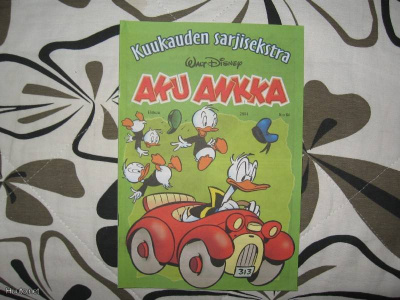 Aku Ankka 2004 N:o 64 Kuukauden sarjisekstra