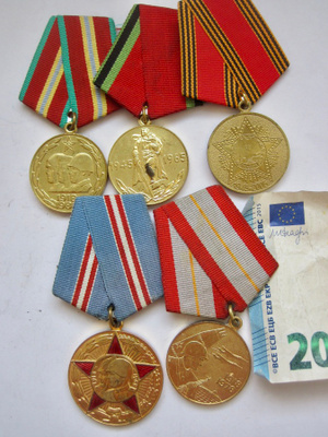 5 VANHAA CCCP Puna-Armeijan Mitalia