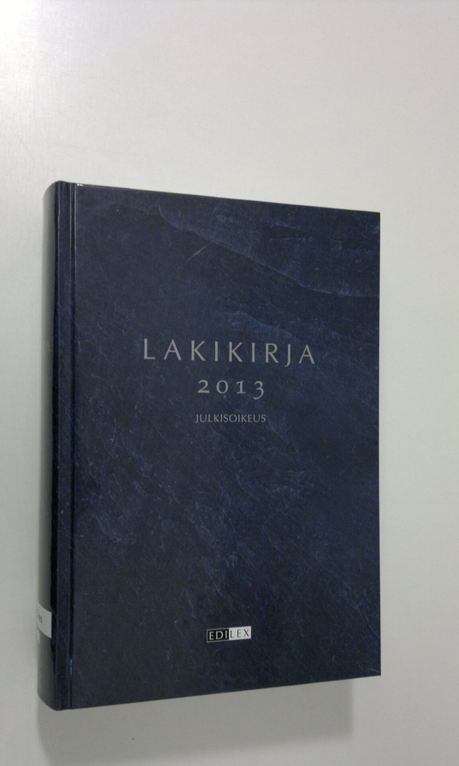 Tuulia Salovaara : Lakikirja : julkisoikeus 2013