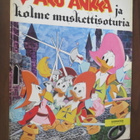 Aku Ankka Klassikko I - kolme muskettisoturia - pikkukuva 1