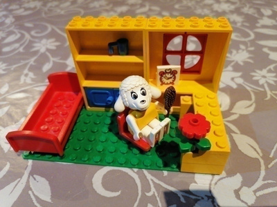 LEGO FABULAND 3636 LUCY LAMB'S BEDROOM