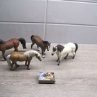 ELÄINFIGUURIT HEVOSET, SAFARI LTD MIAMI 2004 - 2007 - pikkukuva 1