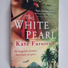 Kate Furnivall : The white pearl - pikkukuva 1
