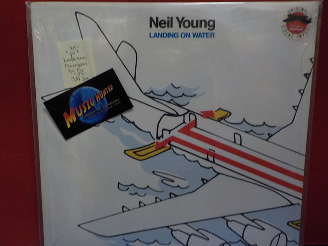 NEIL YOUNG - LANDING ON WATER 1ST EU -86 UUSI "SS" LP