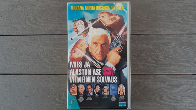 VHS: Mies Ja Alaston Ase 33 1/3 - Viimeinen Solvaus (1994)