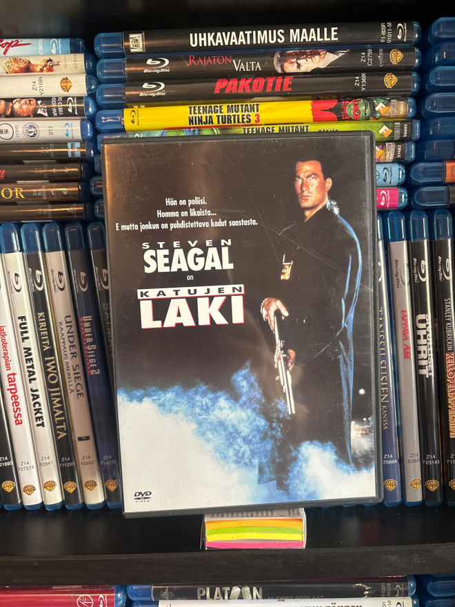 Katujen laki (1991) Steven Seagal