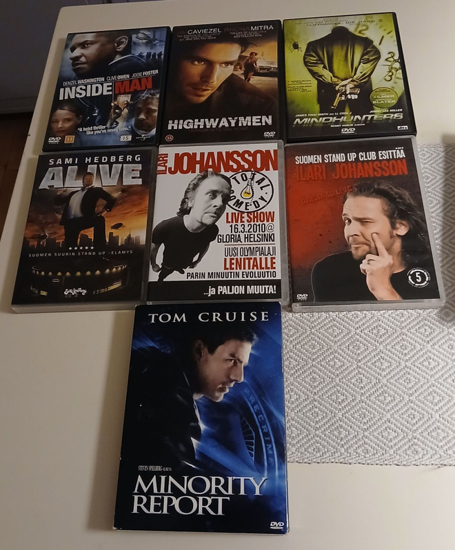 Dvd-elokuvia ja stand-up koosteita 2e / kpl