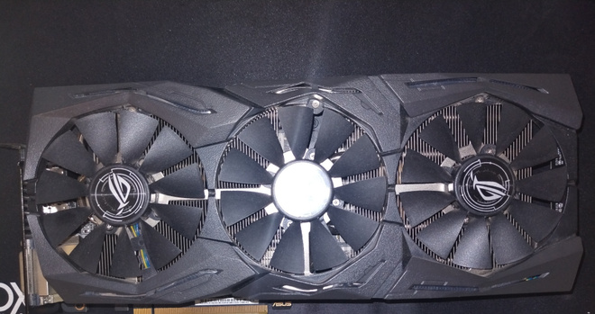 ASUS ROG Strix Radeon RX Vega -sarjan näytönohjain