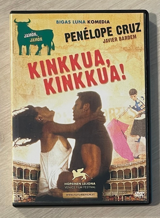 Kinkkua, kinkkua (1992) Penelope Cruz & Javier Bardem