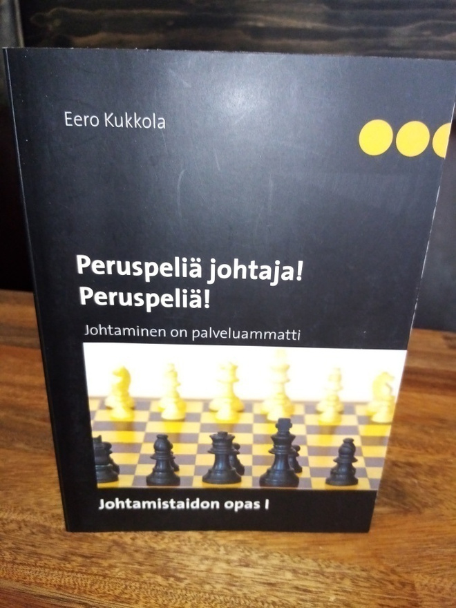 KUKKOLA :  Peruspeliä johtaja ( SIS POSTIKULU)