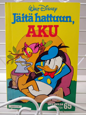 Aku Ankan taskukirja 65 Jäitä hattuun, Aku 1.p