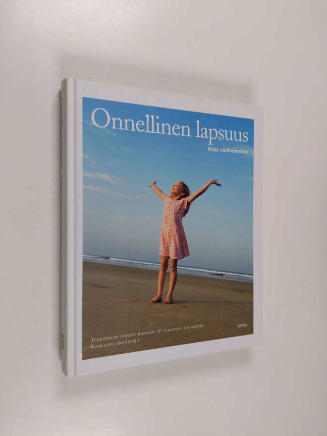 Jorunn ym. (toim.) Hansson : Onnellinen lapsuus