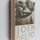 Eeva Joenpelto : Sataa suolaista vettä : romaani - pikkukuva 1