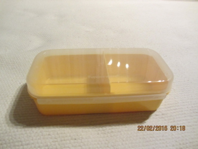 Tupperware Kvartetti 980ml tilanjakajalla, keltainen, uusi