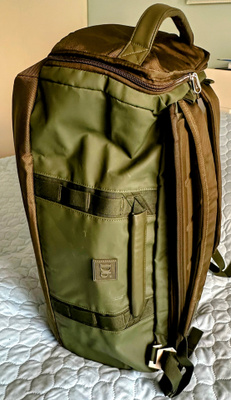 Db (Douchebags) The Carryall 65L – Oliivinvihreä