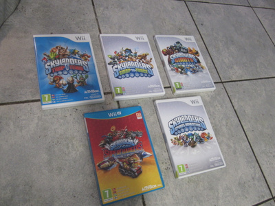 WII SKYLANDERS PELEJÄ 5 KPL : hienokuntoisia