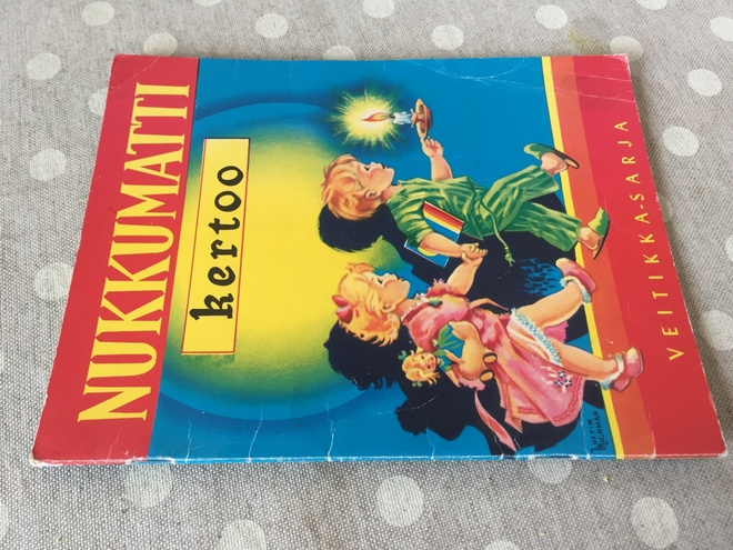 VEITIKKA-SARJA NUKKUMATTI KERTOO HYVÄ